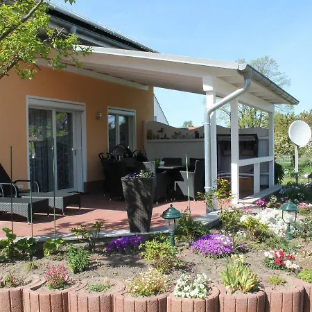 Prázdninový dům Holiday House Near The Beach In